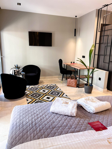 Bedroom 4, Royalty Suites Psyrri, Attica