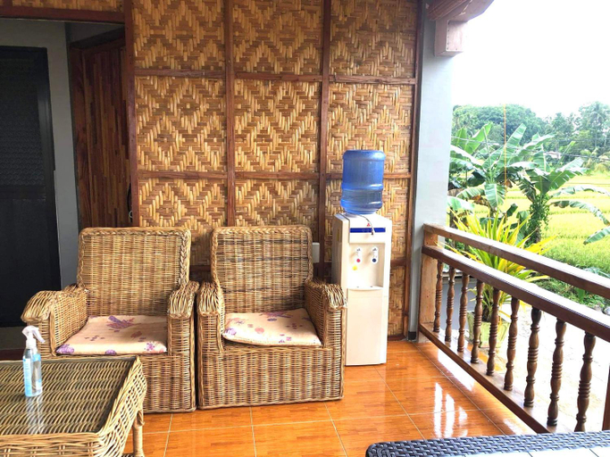5, MIOKI HOMETEL, Batuan