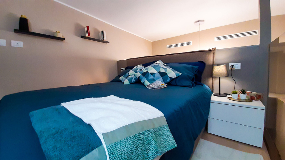 Room 2, JOIVY Lovely Loft For 2 W/Private Entrance, Milano