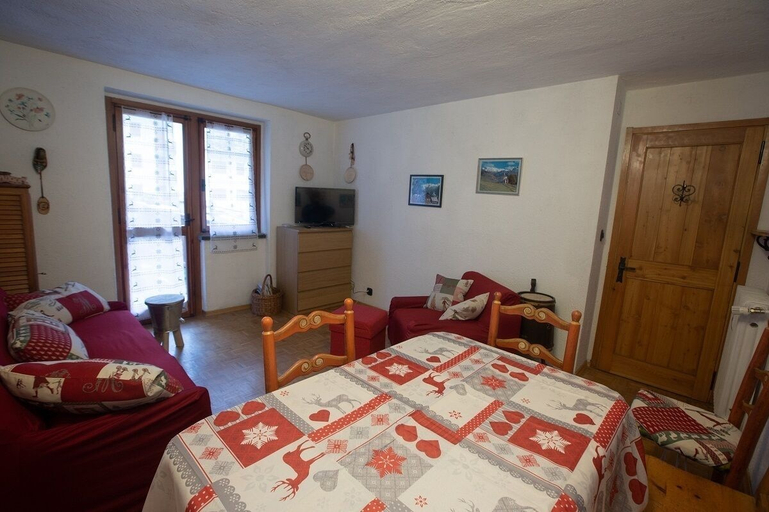 Interior, JOIVY Flat For 6, In The Historic Town Pré-Saint-Didier, Aosta