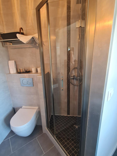 Bathroom 3, Hotel Le Sens, Charente-Maritime