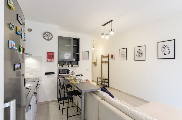 Others 5, JOIVY Flat W/Terrace & Parking, Genova