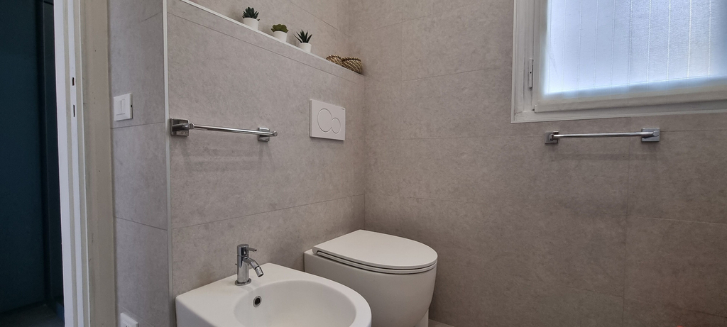 Bathroom 2, JOIVY Contemporary 1-Bed Apt Near Duomo Di Milano, Milano