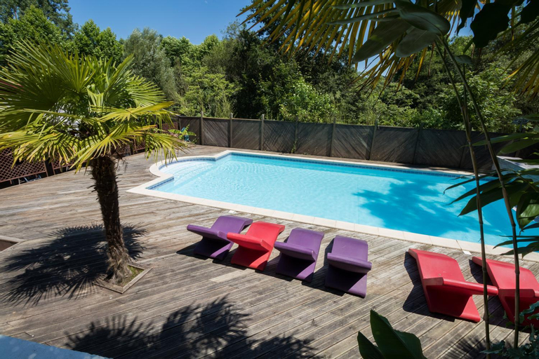 Swimming Pool 13