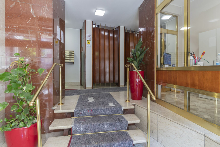 Interior entrance, JOIVY Trendy Flat W/Balcony, Milano