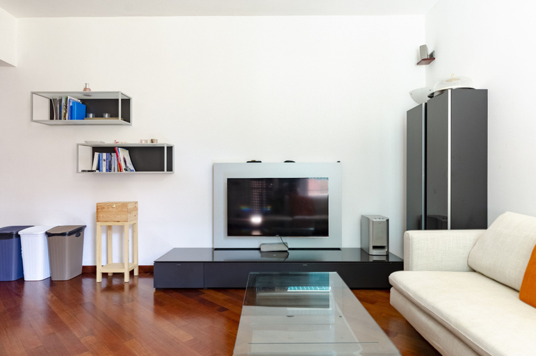Living area 3, JOIVY Stylish Flat W/Terrace, Genova