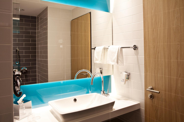 Bathroom 4