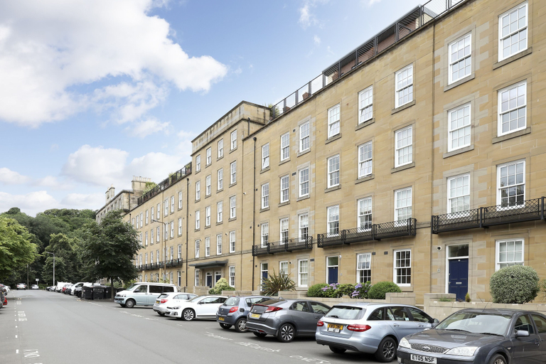 Exterior & Views 2, JOIVY Executive 2-Bed Apt With Stunning Roof Terraces, Edinburgh