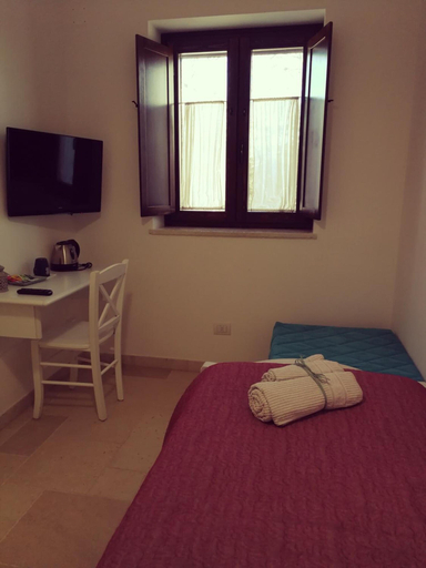 Bedroom 3, Lunalì, Bari