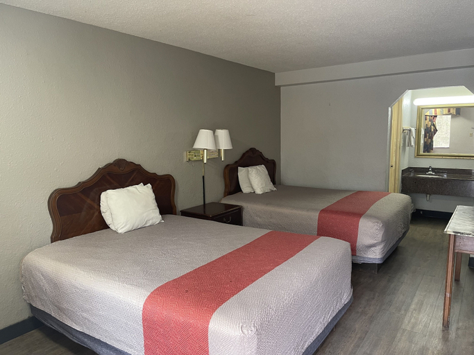 Bedroom 5, FairBridge Inn & Suites McDonough, Henry
