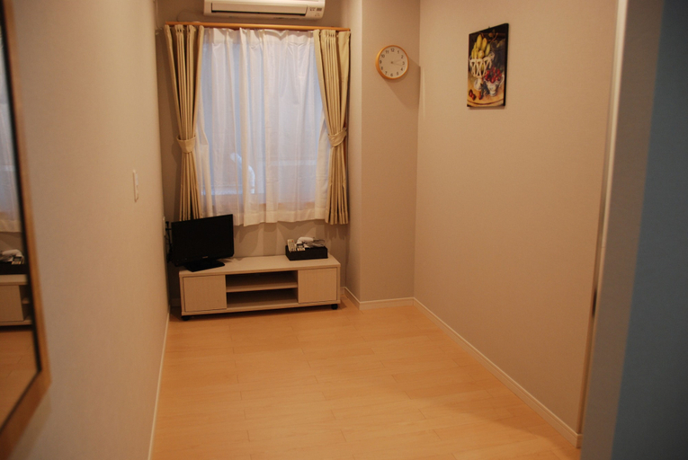 Bedroom 2, Business Hotel Yamate Inn, Kōfu