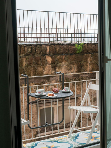 Others 4, Maison San Gregorio, Napoli