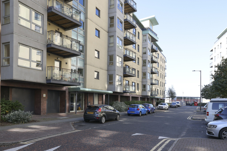 Exterior & Views 2, JOIVY Fabulous 2Br Apartment W/Terrace & Bay View, Edinburgh