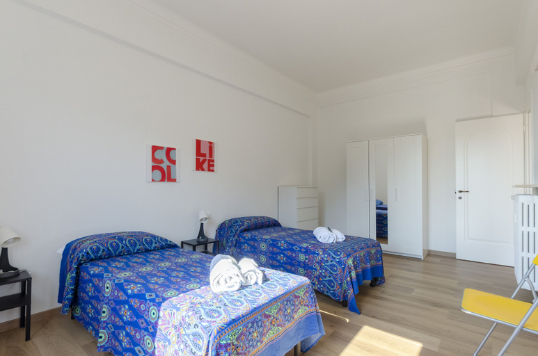 Room 3, JOIVY Bright Apt For 5, Near Beach, In Camogli, Genova