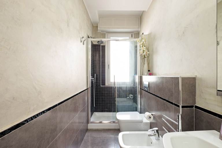 Bathroom 4, JOIVY Lovely Flat For 4 W/Balcony Near Porta Romana, Milano