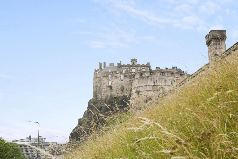 Exterior & Views 2, JOIVY Bright 2Br Apt W/ Stunning View, Next To Edinburgh Castle, Edinburgh