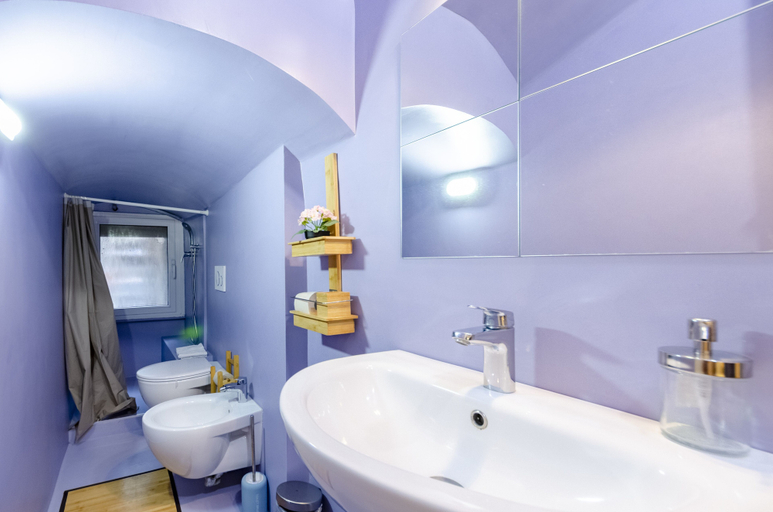 Bathroom 4, JOIVY Cosy Flat In The Centre, Genova