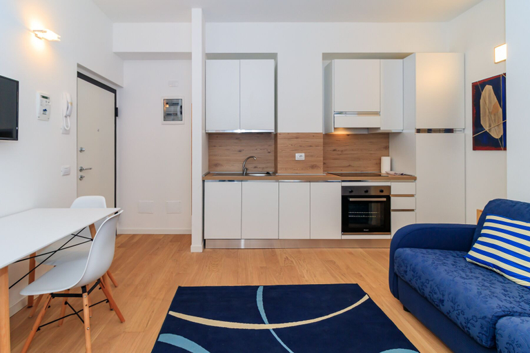 Private kitchen 3, JOIVY Cosy 1Bed Flat In Fiera, Milano