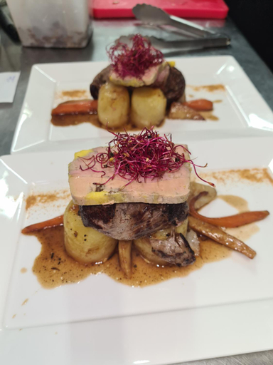 Food & Drinks 5, Hotel Restaurant Le Victor Hugo, Gironde