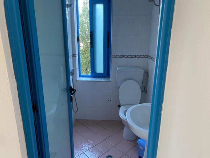 Bathroom 3, Hotel Dini, Vlorës