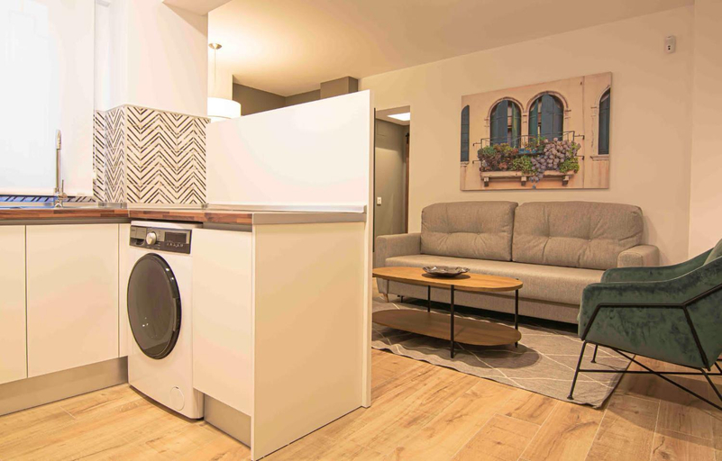 Others 5, Apartamentos Leonor, Málaga