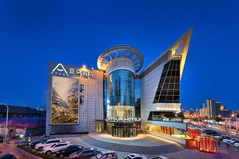 Exterior & Views