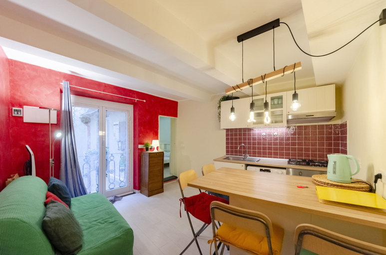 Living area 2, JOIVY Cosy Flat In The Centre, Genova