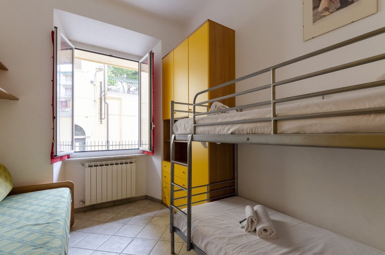 Room 4, JOIVY Family Apt For 6, Right Next To The Beach, Savona