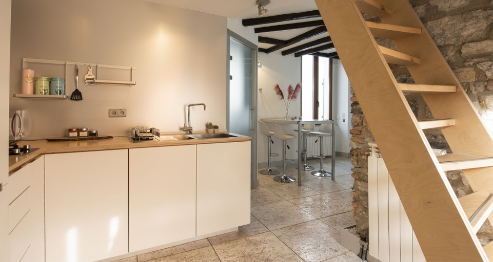 Private kitchen 5, JOIVY Cosy Apt in Como Centre, Como
