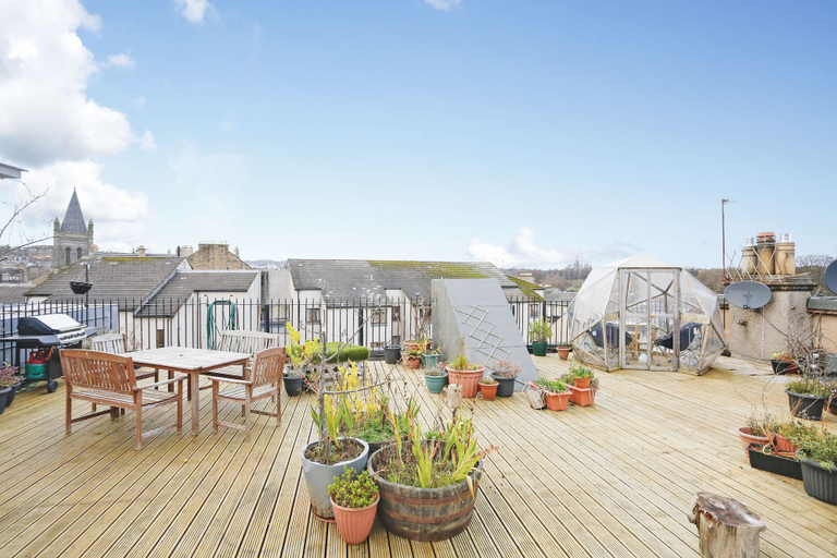 Food & Drinks 5, JOIVY Modern 1-Br Apt W/ Communal Terrace In Trendy Stockbridge, Edinburgh