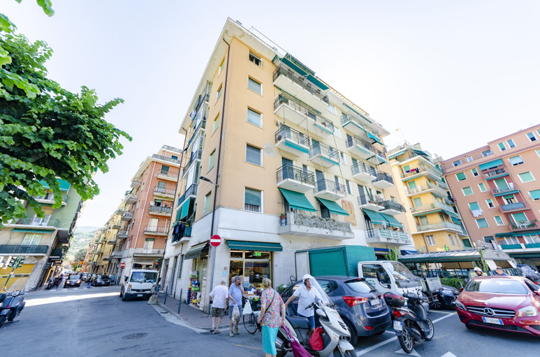 Exterior 4, JOIVY Rosa’S Home, Genova
