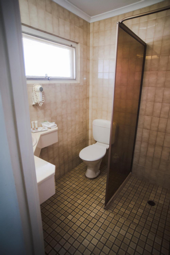 Bathroom 7