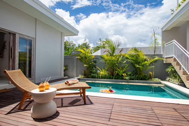 Amazing 3 Bedroom Canggu Villa with Pool and Rooftop Rice Field View, Badung