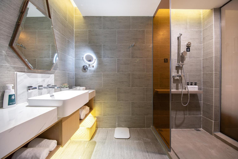 Bathroom 3, Atour Hotel Shenzhen Shajing International Exhibition and Convention Center, Shenzhen