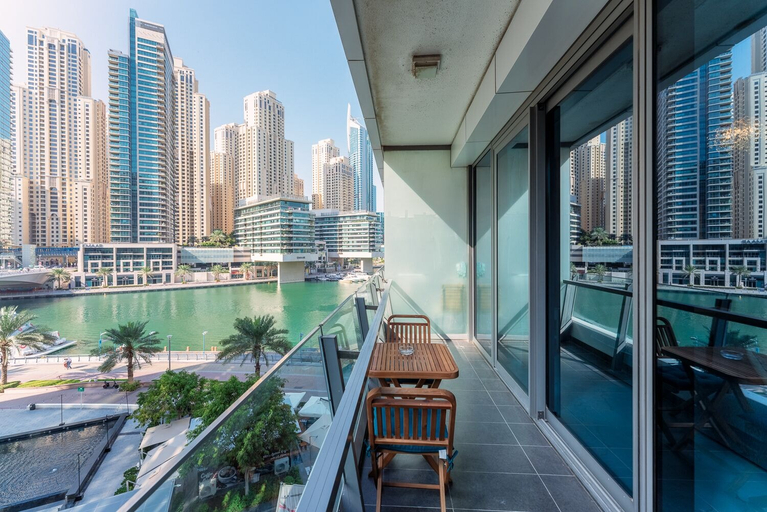 Room 4, Lux Holiday Home Dubai Silverene Studios, Dubai