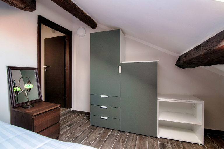Bedroom 2, JOIVY Stylish Flat, 5-Minute Metro Trip To Centre, Milano