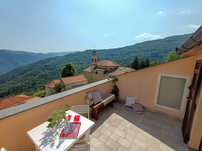 Terrace/patio 3, JOIVY Great Flat W/Terrace And Amazing Hills View, Imperia