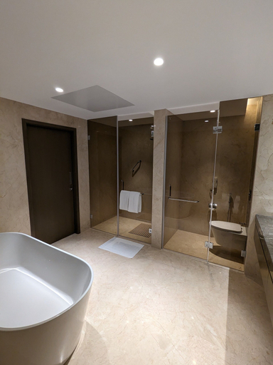 Bathroom 3, Palm Meadows Resort, Bangalore