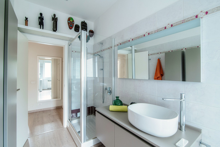 Bathroom 3, JOIVY Stylish Suite 52, Como