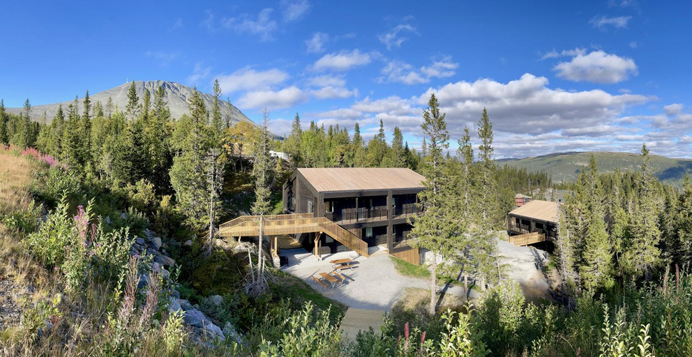 Exterior & Views
