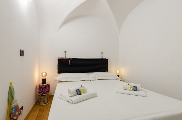 Bedroom 4, JOIVY Cute Flat Near The Aquarium, Genova
