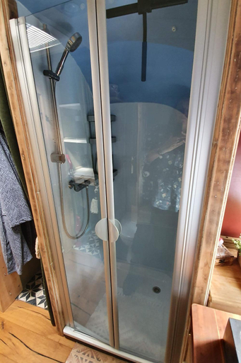 Bathroom 3, AirstreamNB, Landerd