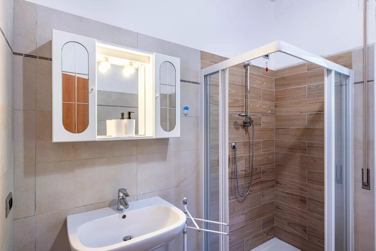 Bathroom 2, CIVICO 22, Verona