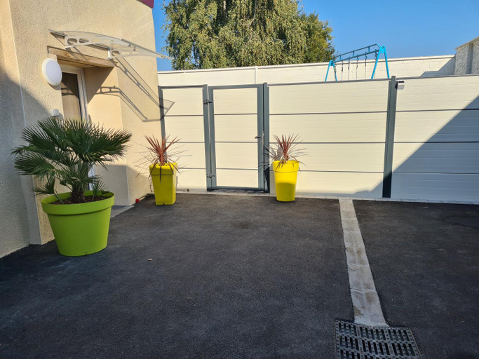 Exterior & Views 1, L evasion secrete, Nord