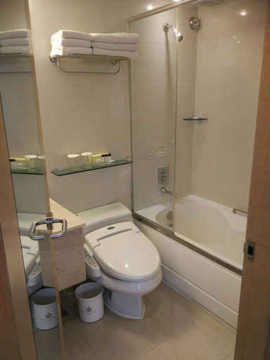 Bathroom 4, Prince Hotel Myeongdong, Jung