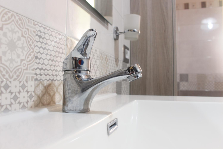 Bathroom 2, Casa Colapesce, Messina