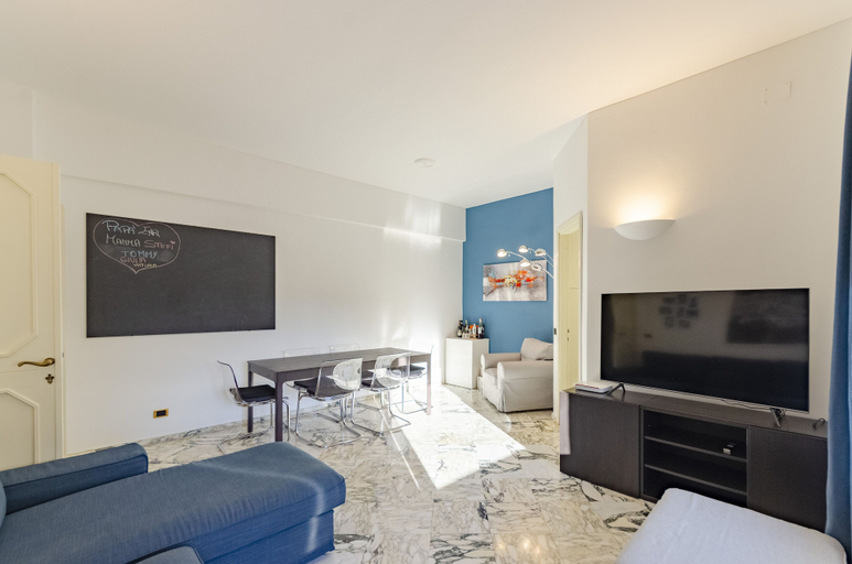 Living area 3, JOIVY Central Liberty Blue, Genova