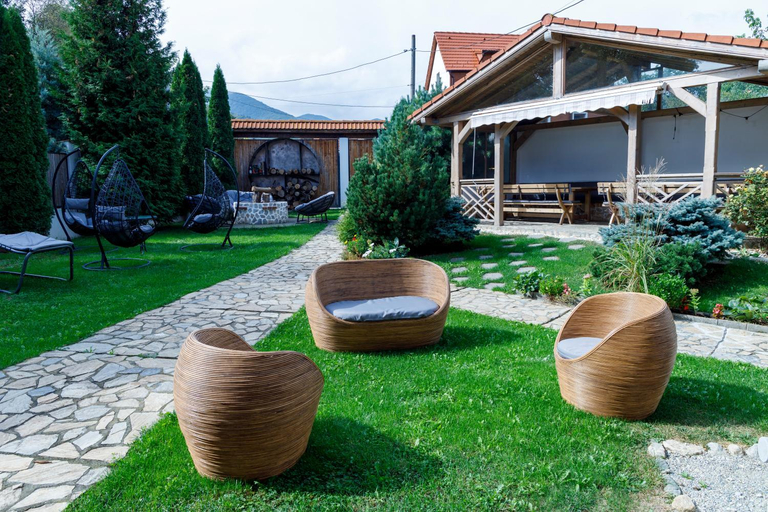 Others 4, The River Chalet, Saliste