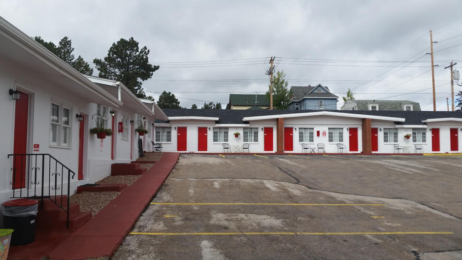 Others 5, Rocket Motel, Custer