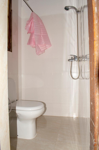 Bathroom 4, SULKHAN SERVICED APARTMENT, Magharibi